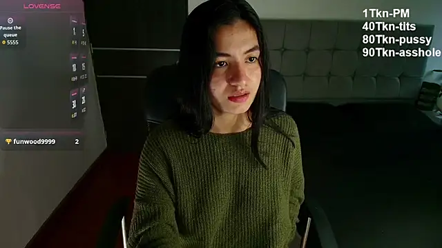 ChloeSanchezx online show from 09/26/25, 08:46