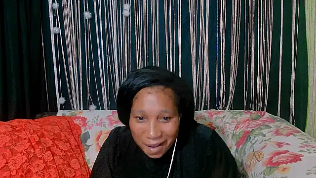 Snapshot of SexcGals chatting on 10/27/25, 07:29 SexcGals online show from 10/27/25, 07:29