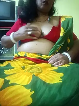 Snapshot of Riyaa_2024 chatting on 12/06/24, 10:16 Riyaa 2024 online show from 12/06/24, 10:16