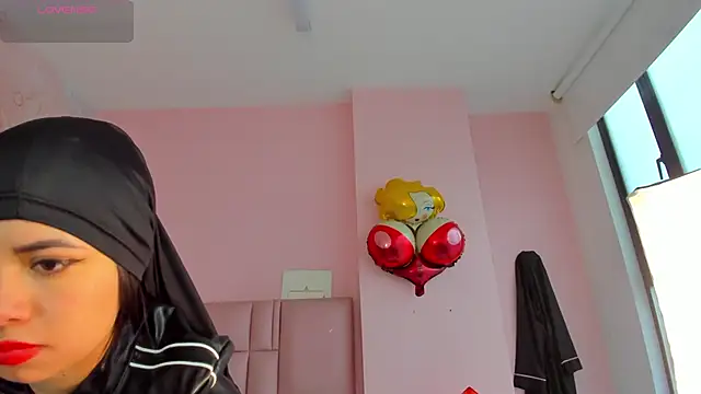 soyzarahtorres online show from 09/27/25, 04:34