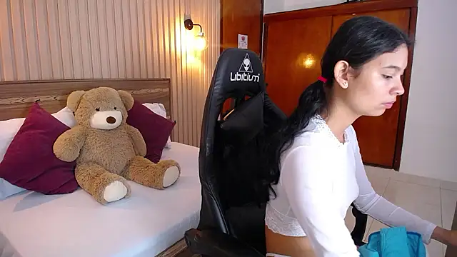 Snapshot of melody_flowers chatting on 12/02/24, 12:18 melody flowers online show from 12/02/24, 12:18