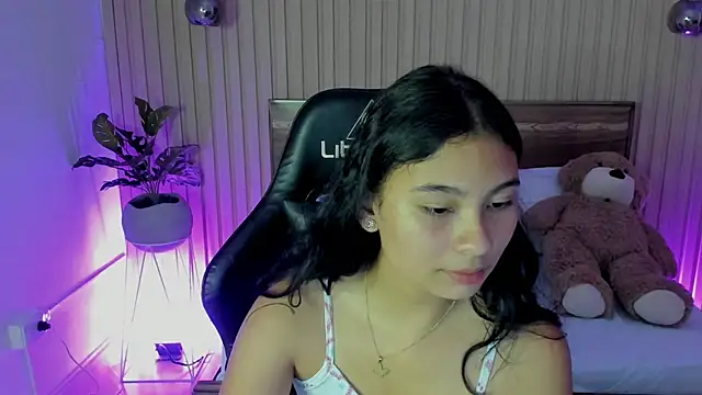 Snapshot of melody_flowers chatting on 12/26/24, 03:20 melody flowers online show from 12/26/24, 03:20