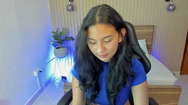 Snapshot of melody_flowers chatting on 01/20/25, 12:18 melody flowers online show from 01/20/25, 12:18