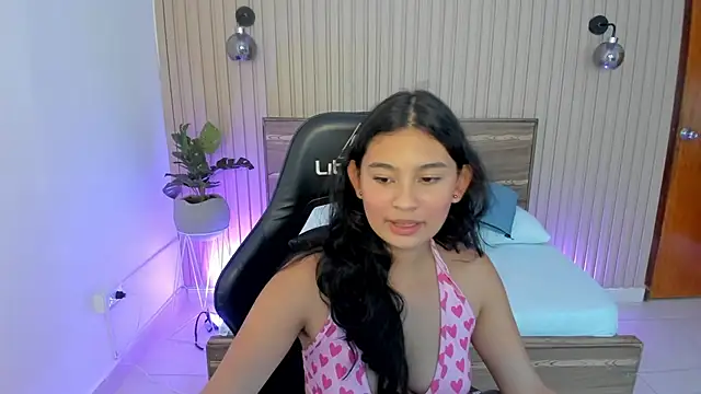 Snapshot of melody_flowers chatting on 01/27/25, 03:28 melody flowers online show from 01/27/25, 03:28