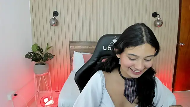 Snapshot of melody_flowers chatting on 02/04/25, 03:15 melody flowers online show from 02/04/25, 03:15