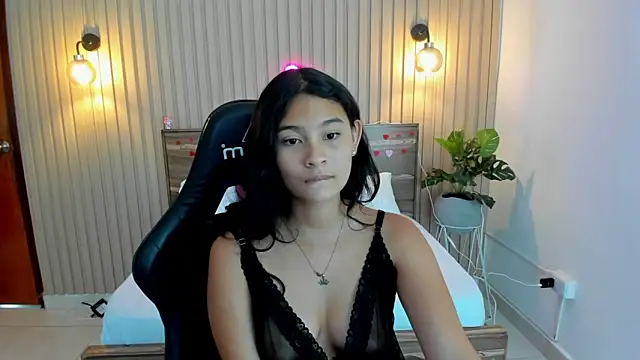 Snapshot of melody_flowers chatting on 02/20/25, 03:19 melody flowers online show from 02/20/25, 03:19