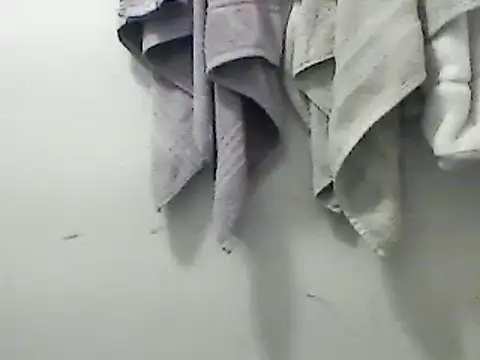 Snapshot of lilbishmiss chatting on 01/27/25, 08:28 lilbishmiss online show from 01/27/25, 08:28