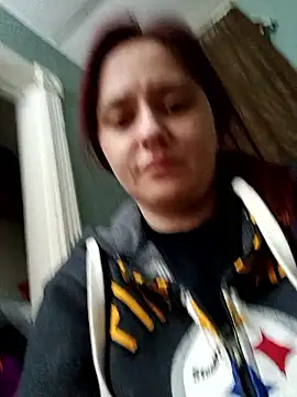 Snapshot of lilbishmiss chatting on 03/19/25, 08:11 lilbishmiss online show from 03/19/25, 08:11