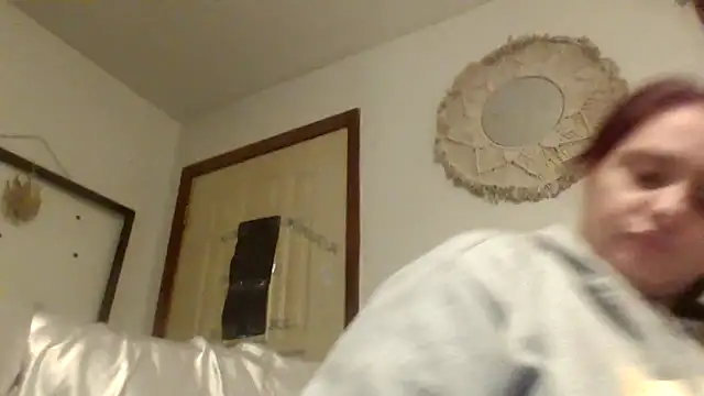 Snapshot of lilbishmiss chatting on 11/10/25, 12:15 lilbishmiss online show from 11/10/25, 12:15