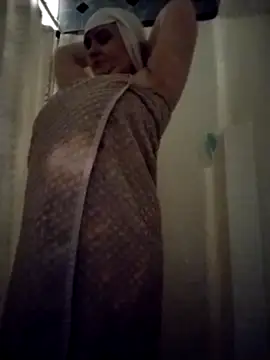 Snapshot of lilbishmiss chatting on 02/17/26, 10:27 lilbishmiss online show from 02/17/26, 10:27