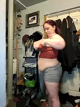 Snapshot of lilbishmiss chatting on 03/15/26, 03:45 lilbishmiss online show from 03/15/26, 03:45