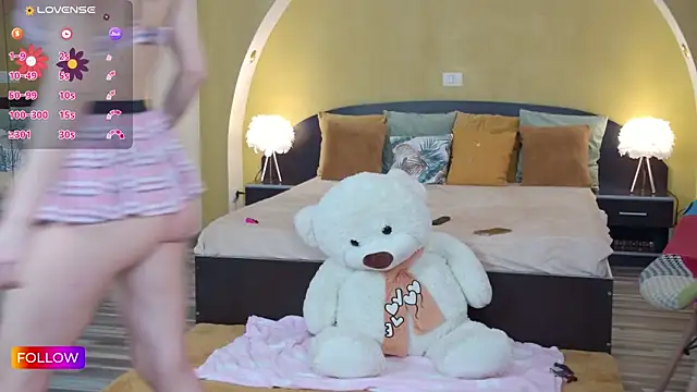 Sarah-Hart online show from 01/17/25, 01:03