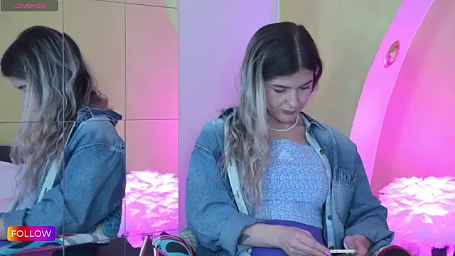 Sarah-Hart online show from 02/18/25, 12:06