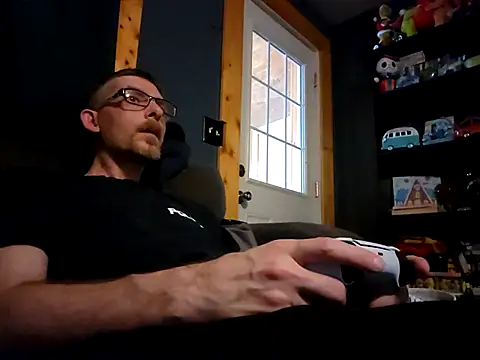 Snapshot of MysteriousFire23 chatting on 02/15/25, 10:21 MysteriousFire23 online show from 02/15/25, 10:21