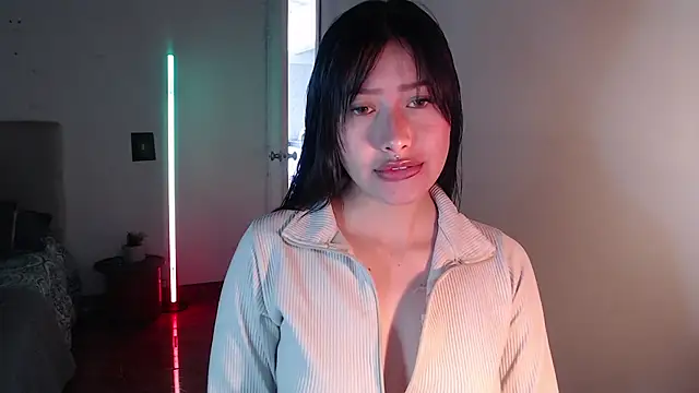 Snapshot of Emilyswan04 chatting on 01/17/25, 02:39 Emilyswan04 online show from 01/17/25, 02:39