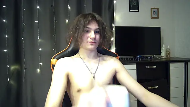 Snapshot of sweet_lucifer666 chatting on 03/18/25, 08:48 sweet lucifer666 online show from 03/18/25, 08:48