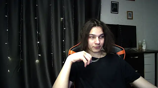 Snapshot of sweet_lucifer666 chatting on 03/21/25, 06:18 sweet lucifer666 online show from 03/21/25, 06:18