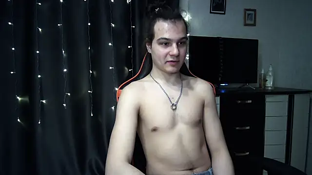 Snapshot of sweet_lucifer666 chatting on 03/22/25, 10:48 sweet lucifer666 online show from 03/22/25, 10:48