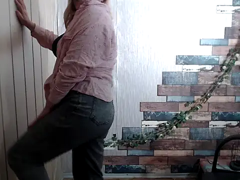 DaniellaKiss online show from 10/01/25, 09:48