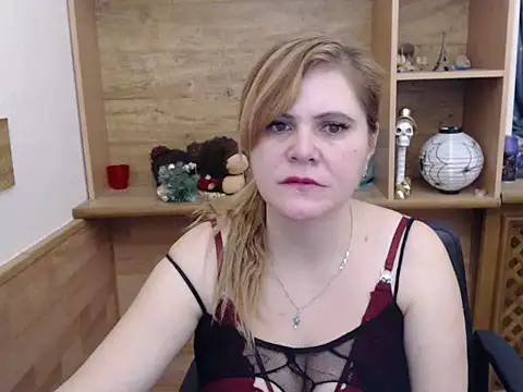 Snapshot of DaniellaKiss chatting on 02/28/26, 09:27 DaniellaKiss online show from 02/28/26, 09:27