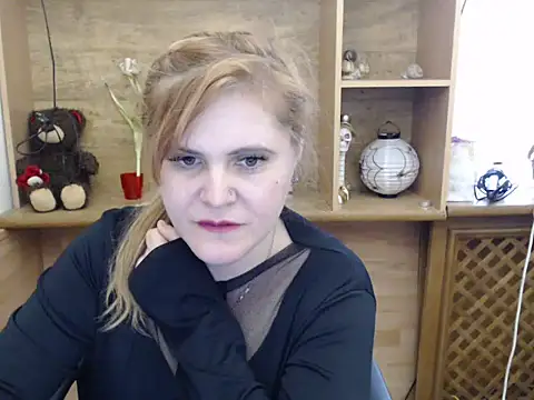 Snapshot of DaniellaKiss chatting on 03/17/26, 01:36 DaniellaKiss online show from 03/17/26, 01:36