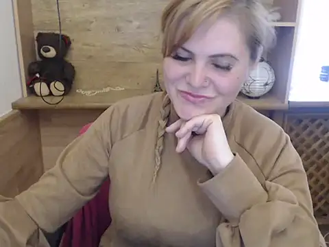 Snapshot of DaniellaKiss chatting on 04/30/26, 01:06 DaniellaKiss online show from 04/30/26, 01:06