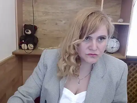 Snapshot of DaniellaKiss chatting on 05/12/26, 12:57 DaniellaKiss online show from 05/12/26, 12:57
