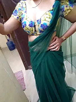 Snapshot of Roja-Telugu777 chatting on 03/08/25, 05:28 Roja-Telugu777 online show from 03/08/25, 05:28