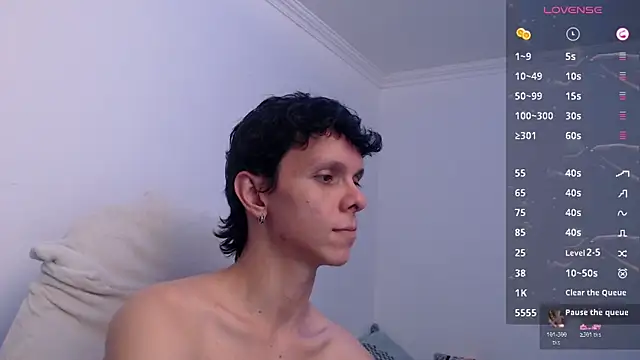 Snapshot of bryamado69 chatting on 05/29/26, 05:11 bryamado69 online show from 05/29/26, 05:11