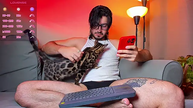 Snapshot of Ackerman_Eren_ chatting on 10/09/25, 10:35 Ackerman Eren  online show from 10/09/25, 10:35