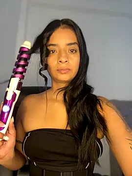 Laura fernandezII online show from 10/16/25, 05:14