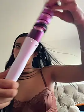 Laura fernandezII online show from 11/12/25, 07:24