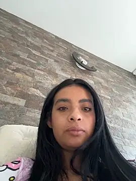 Laura fernandezII online show from 11/30/25, 11:25