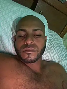 Snapshot of islandvybee55 chatting on 01/06/26, 02:59 islandvybee55 online show from 01/06/26, 02:59