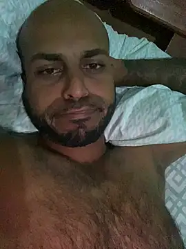 Snapshot of islandvybee55 chatting on 01/10/26, 09:22 islandvybee55 online show from 01/10/26, 09:22