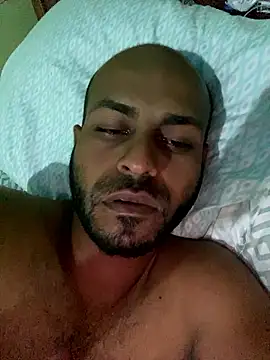 Snapshot of islandvybee55 chatting on 01/14/26, 03:12 islandvybee55 online show from 01/14/26, 03:12