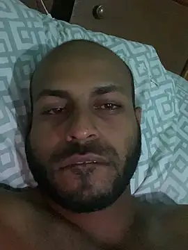 Snapshot of islandvybee55 chatting on 01/16/26, 02:48 islandvybee55 online show from 01/16/26, 02:48