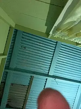 Snapshot of islandvybee55 chatting on 01/19/26, 02:59 islandvybee55 online show from 01/19/26, 02:59