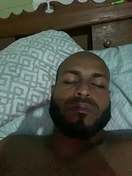 Snapshot of islandvybee55 chatting on 02/09/26, 03:54 islandvybee55 online show from 02/09/26, 03:54