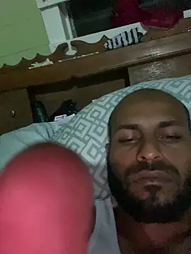 Snapshot of islandvybee55 chatting on 02/15/26, 04:09 islandvybee55 online show from 02/15/26, 04:09