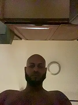 Snapshot of islandvybee55 chatting on 02/19/26, 12:34 islandvybee55 online show from 02/19/26, 12:34