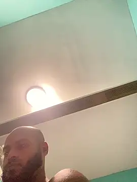 Snapshot of islandvybee55 chatting on 02/25/26, 04:05 islandvybee55 online show from 02/25/26, 04:05