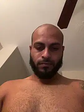 Snapshot of islandvybee55 chatting on 03/05/26, 04:36 islandvybee55 online show from 03/05/26, 04:36