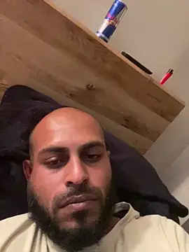 Snapshot of islandvybee55 chatting on 03/06/26, 05:09 islandvybee55 online show from 03/06/26, 05:09