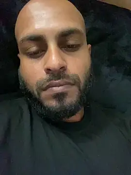 Snapshot of islandvybee55 chatting on 03/11/26, 12:11 islandvybee55 online show from 03/11/26, 12:11