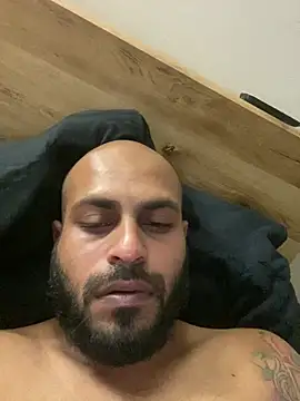 Snapshot of islandvybee55 chatting on 03/14/26, 01:12 islandvybee55 online show from 03/14/26, 01:12