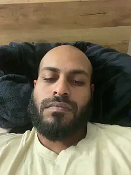 Snapshot of islandvybee55 chatting on 03/20/26, 02:11 islandvybee55 online show from 03/20/26, 02:11