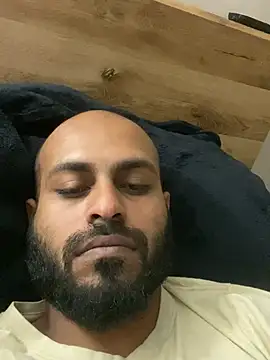 Snapshot of islandvybee55 chatting on 03/21/26, 12:54 islandvybee55 online show from 03/21/26, 12:54