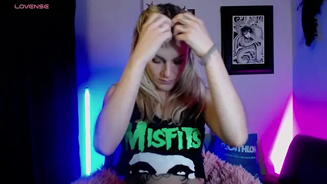 kim jeins11 online show from 10/15/25, 02:22