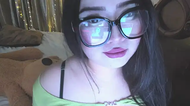 Snapshot of cutie_sakura chatting on 12/23/24, 02:17 cutie sakura online show from 12/23/24, 02:17